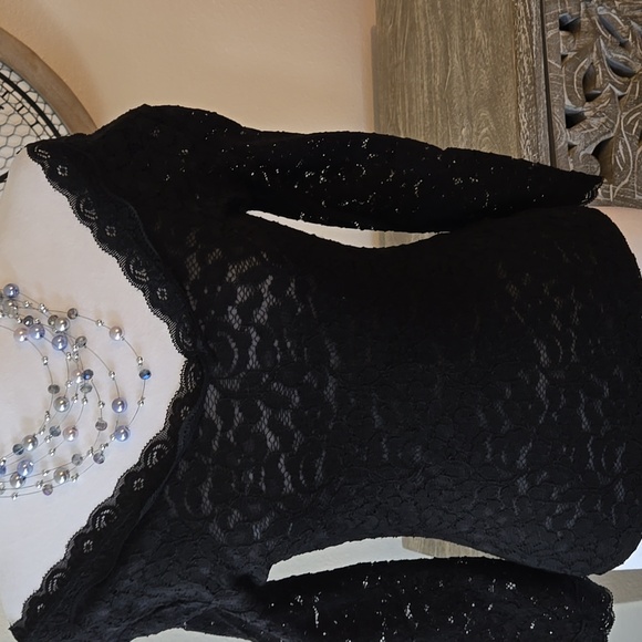 Ambiance Black Lace Overlay Long Sleeve Top With V Back and Lace Detailing. NWOT - Picture 11 of 17